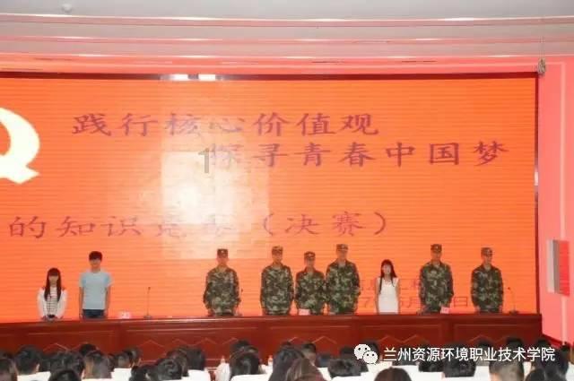 建议女性在日常饮食中适量饮用牛奶，同时注意以下几点